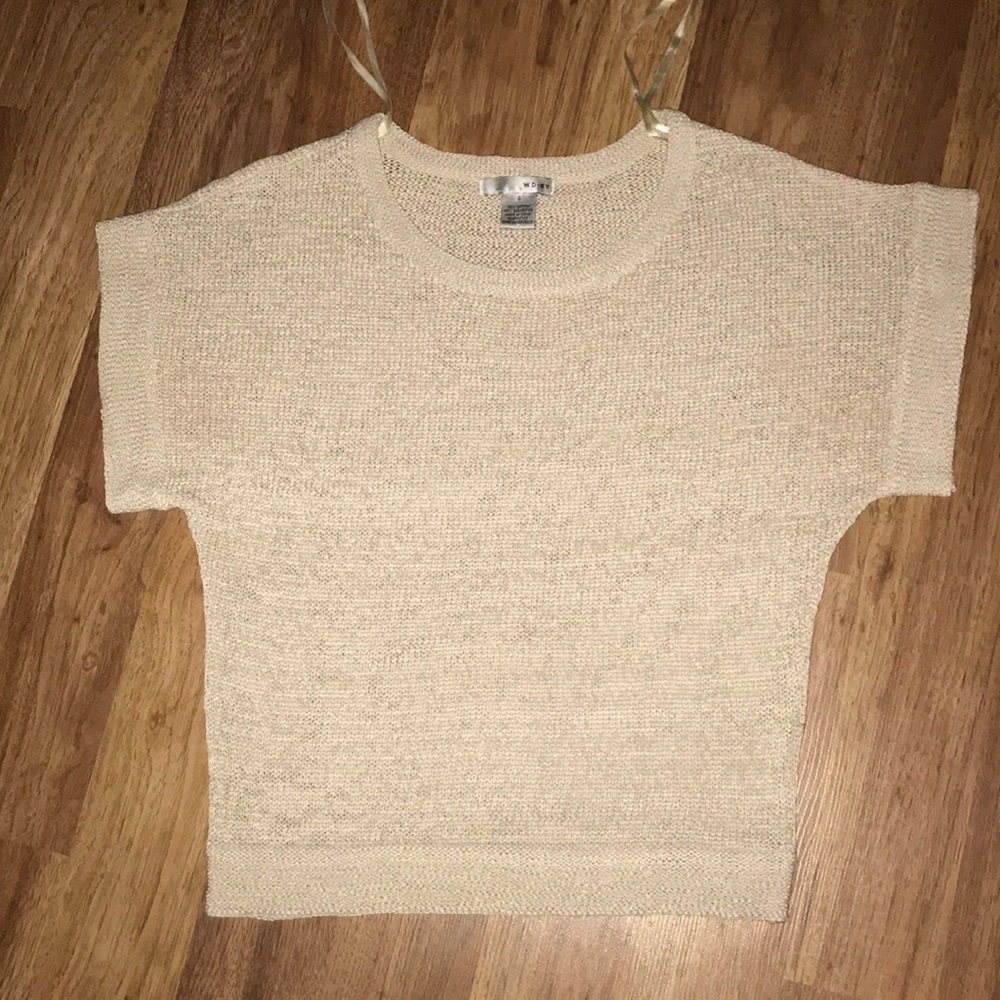 Short sleeved sweater